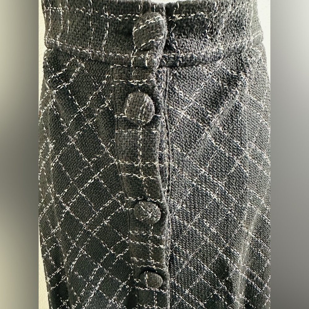 Zara Woman Tweed Maxi Skirt With a Button Down Front and Raw-Edge Hem Size M - Picture 4 of 8